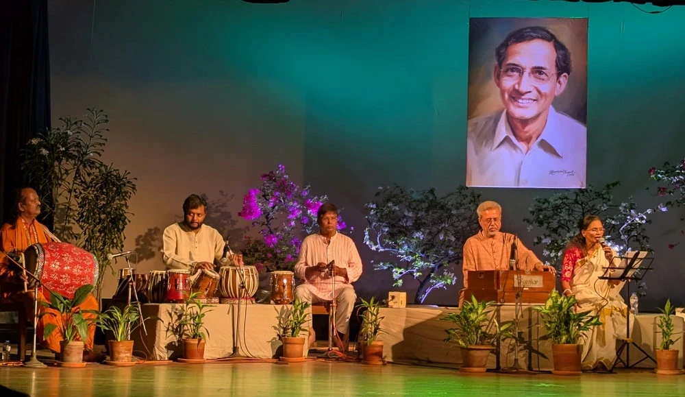 আব্বাসউদ্দীন আহ্‌মদ স্মরণ, বিশেষ শ্রোতার আসর
